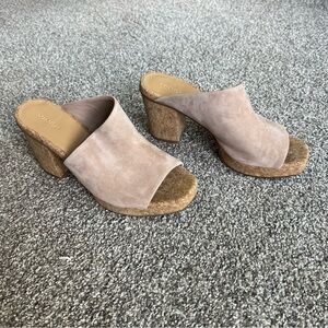 Vince Wyatt Cork Oatmeal Suede Platform Mule Sandal Heel Slides, Size 8.5